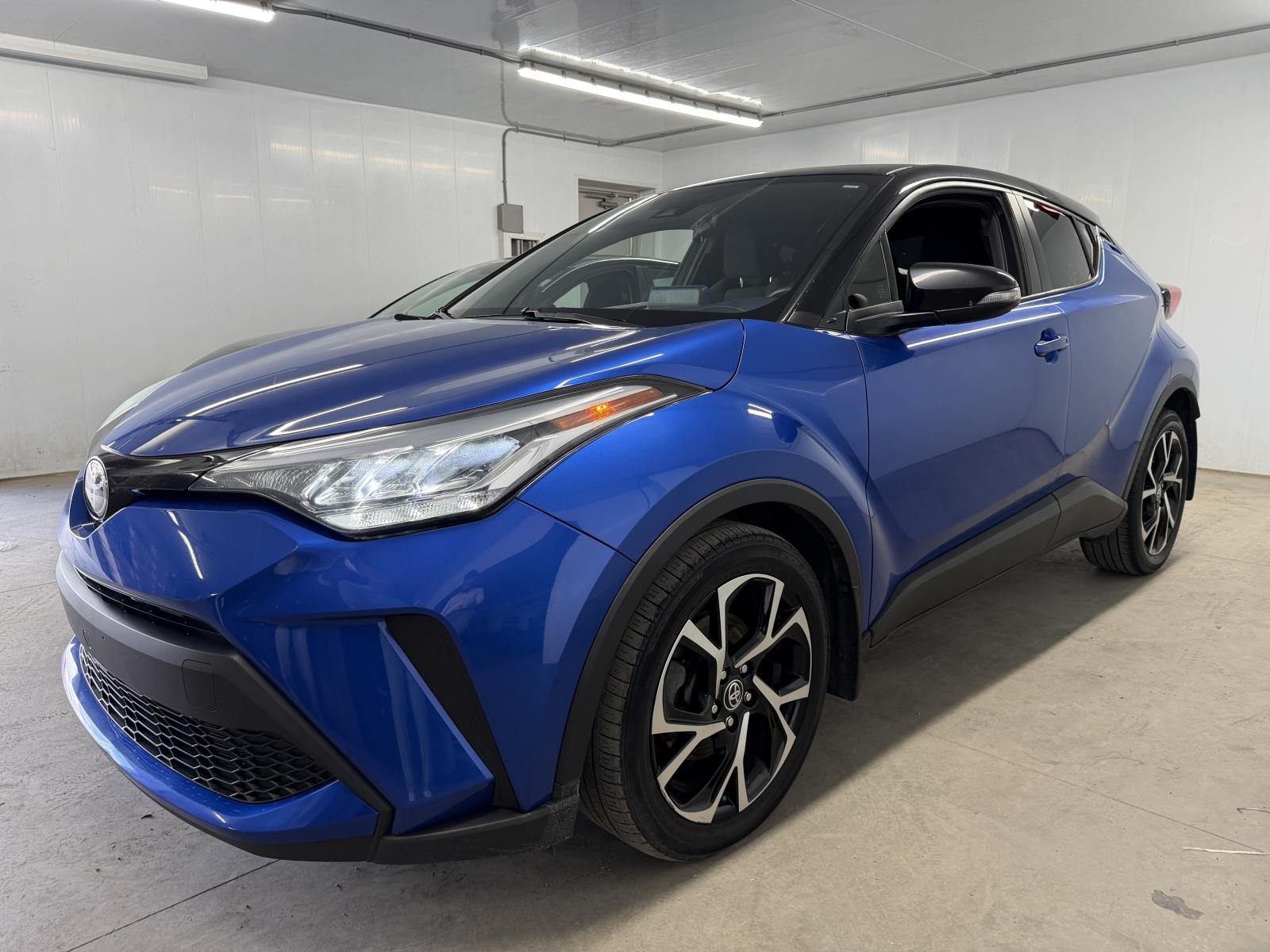 Toyota C-HR XLE Premium 2021 — photo 3
