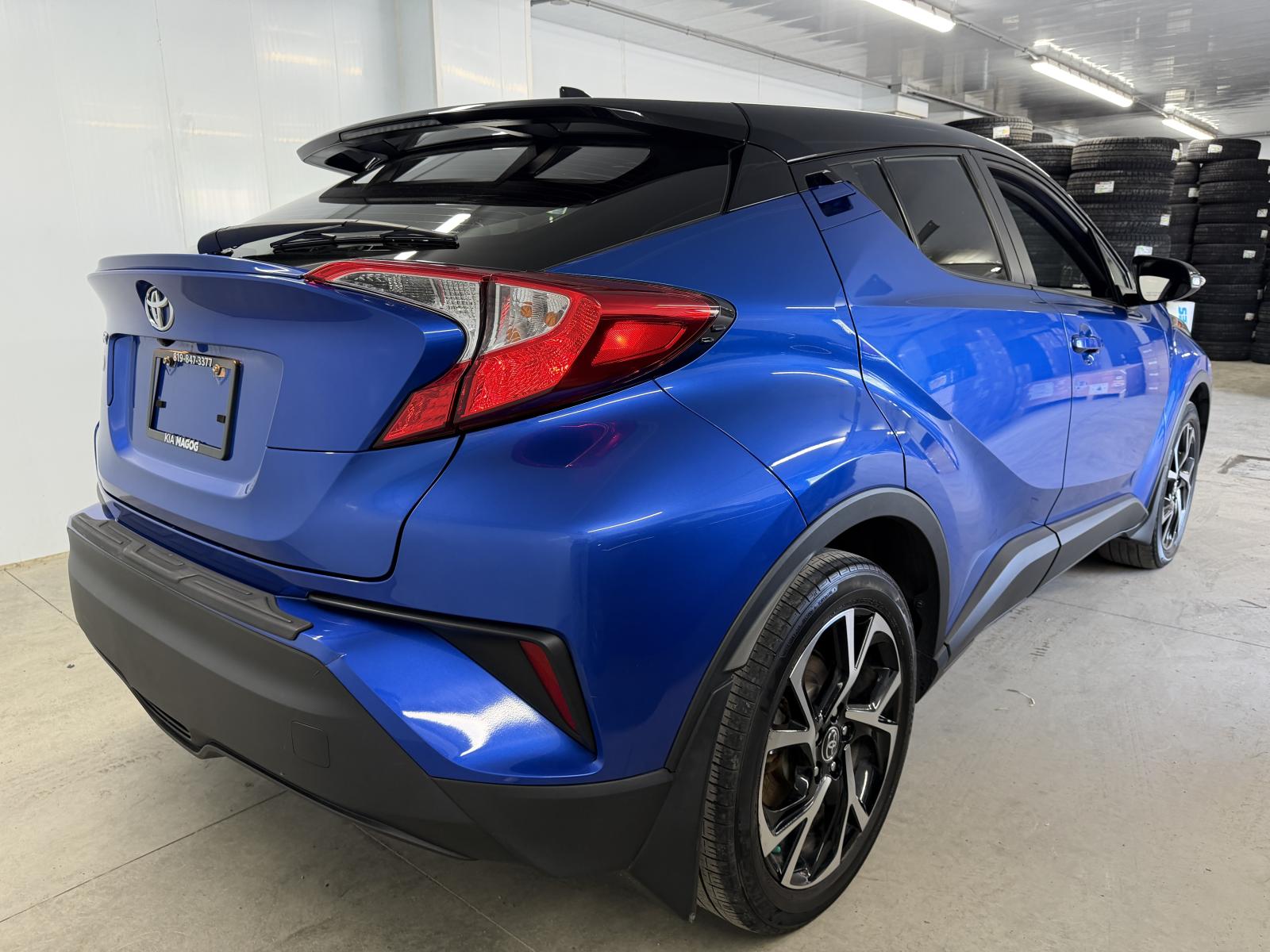 Toyota C-HR XLE Premium 2021 — photo 6