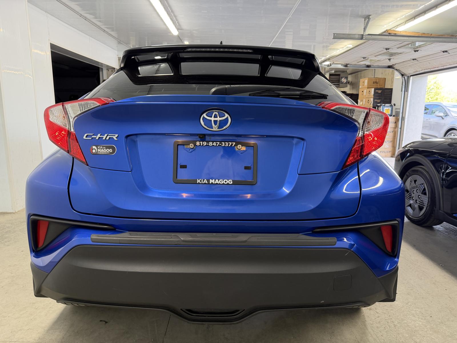 Toyota C-HR XLE Premium 2021 — photo 5