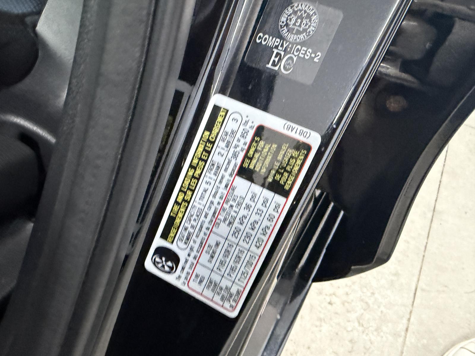Toyota Yaris Base 2020 — photo 8