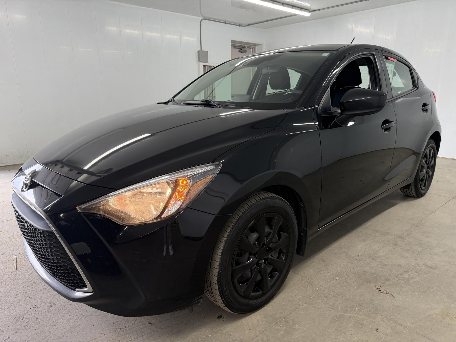Toyota Yaris Base 2020 — photo 3