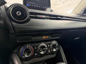 Miniature 16 Toyota Yaris Base 2020