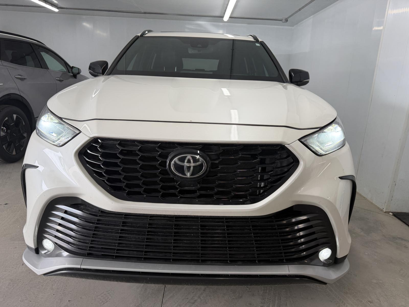 Toyota Highlander XSE 2021 — photo 2