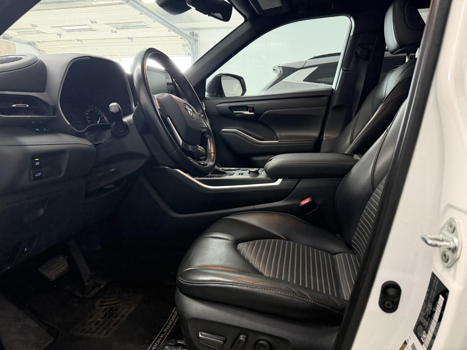 Toyota Highlander XSE 2021 — photo 8