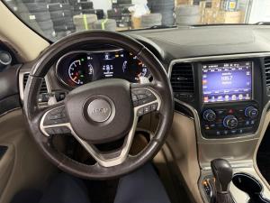 Miniature 16 Jeep Grand Cherokee Overland 2016