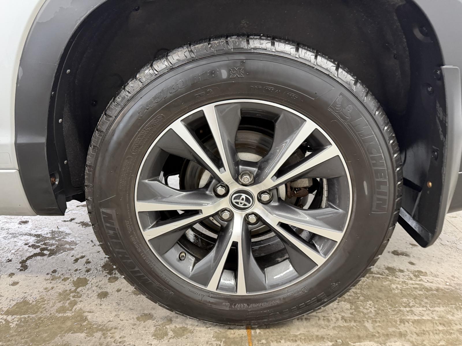 Toyota Highlander LE 2018 — photo 8