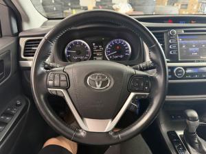 Miniature 24 Toyota Highlander LE 2018