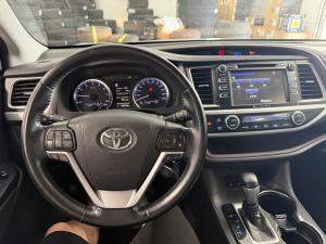 Miniature 18 Toyota Highlander LE 2018