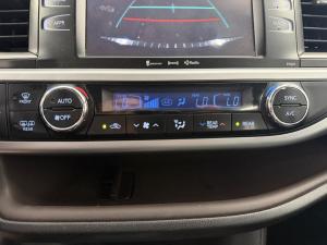 Miniature 21 Toyota Highlander LE 2018