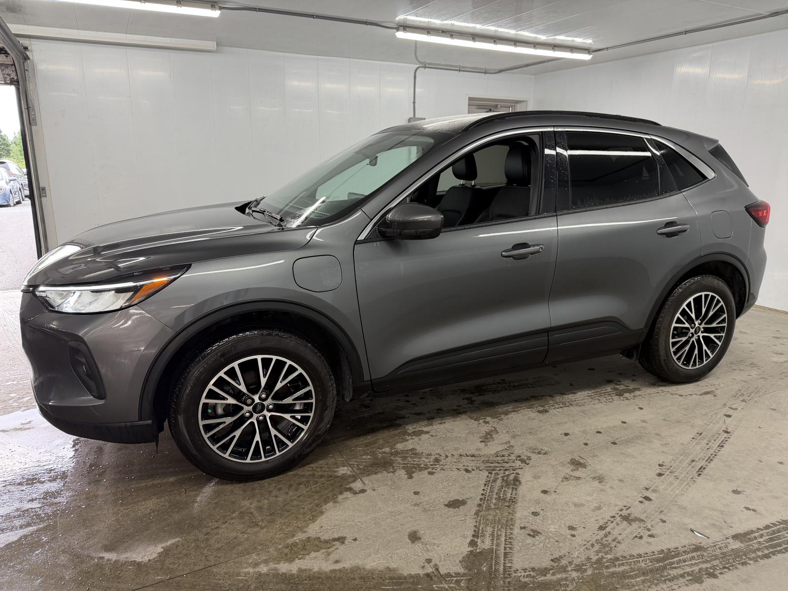 Ford Escape PHEV 2024 — photo 3