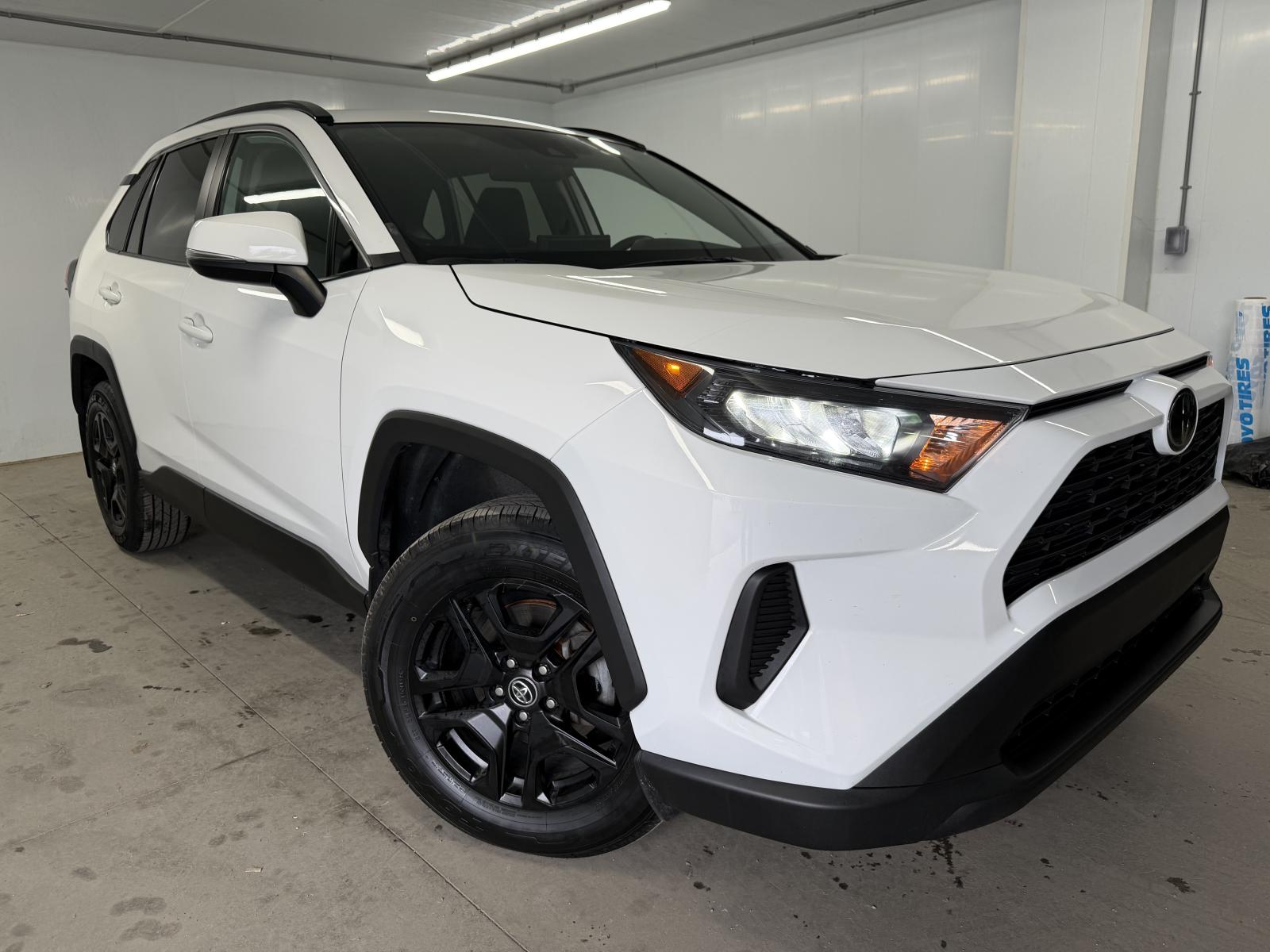 Toyota Rav4 LE 2021