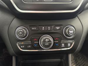 Thumbnail 20 Jeep Cherokee High Altitude 2021