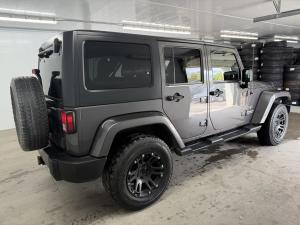 Miniature 6 Jeep Wrangler Unlimited Sahara 2017