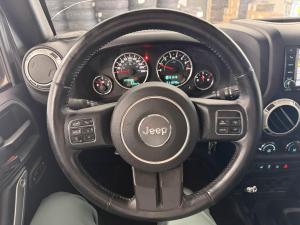 Miniature 19 Jeep Wrangler Unlimited Sahara 2017