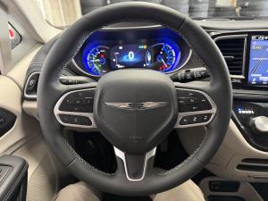 Miniature 23 Chrysler Pacifica Select PHEV 2024
