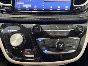Miniature 22 Chrysler Pacifica Select PHEV 2024