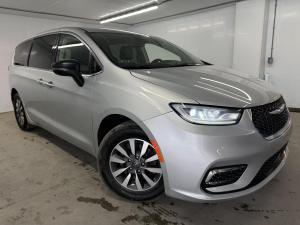 2024 Chrysler Pacifica Select PHEV - Image 1