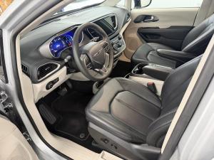 Miniature 10 Chrysler Pacifica Select PHEV 2024