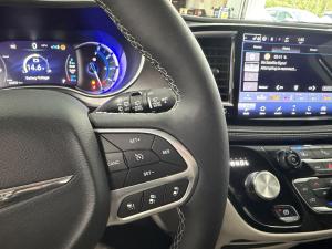 Miniature 24 Chrysler Pacifica Select PHEV 2024