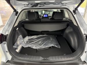 Miniature 7 Toyota Corolla Cross XLE 2024