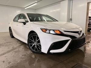 2024 Toyota Camry XLE Hyb - Image 1