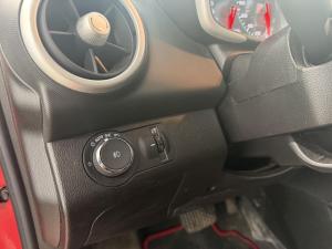Miniature 14 Chevrolet Sonic LT 2018