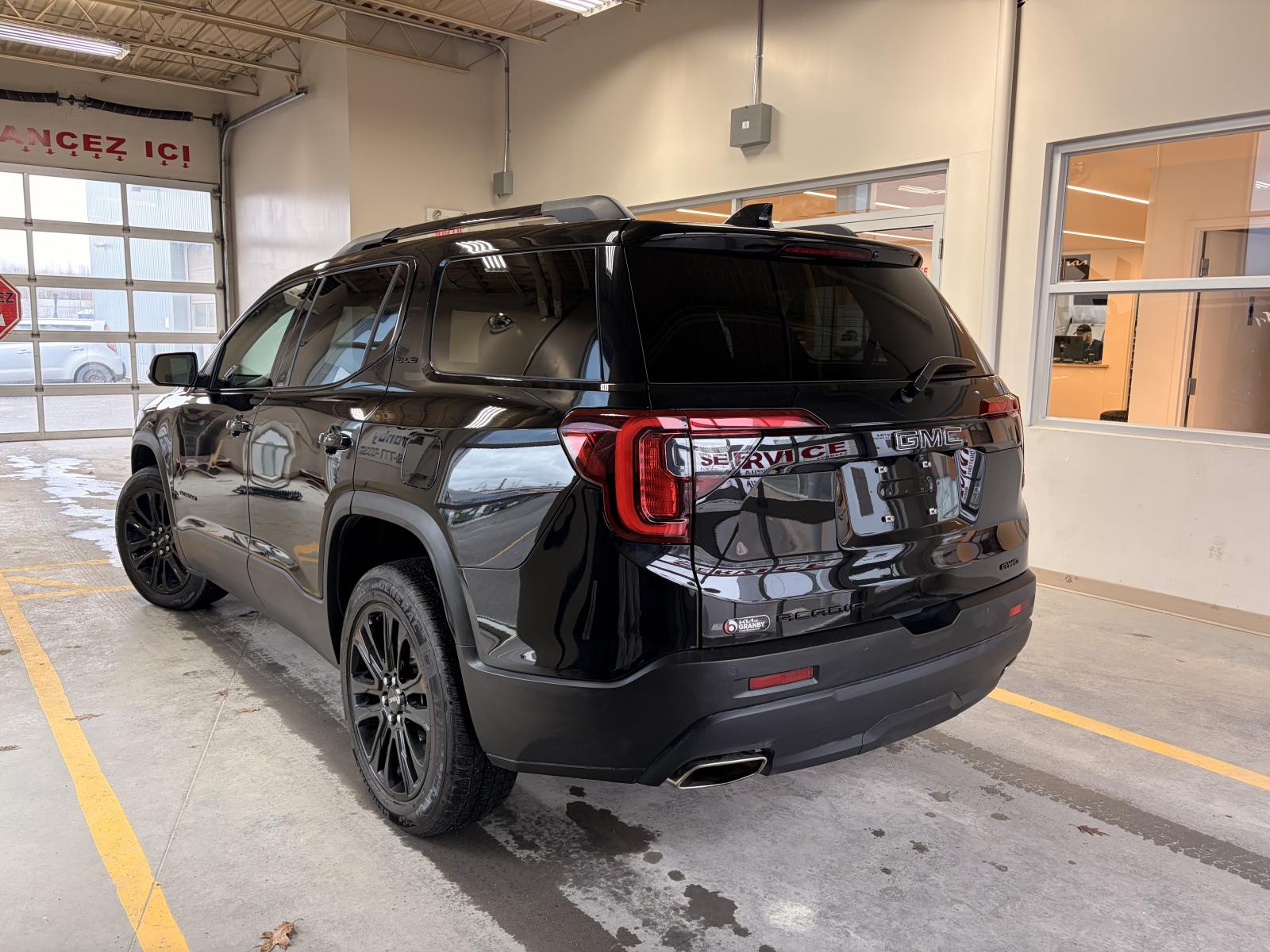 Image 4 GMC Acadia SLE 2022