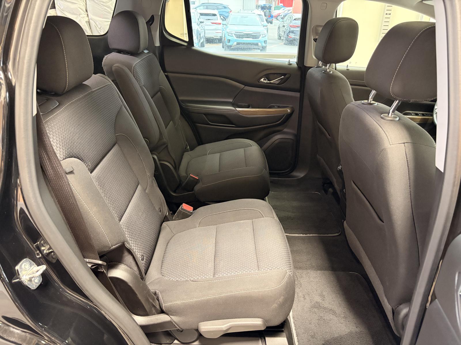 Image 9 GMC Acadia SLE 2022