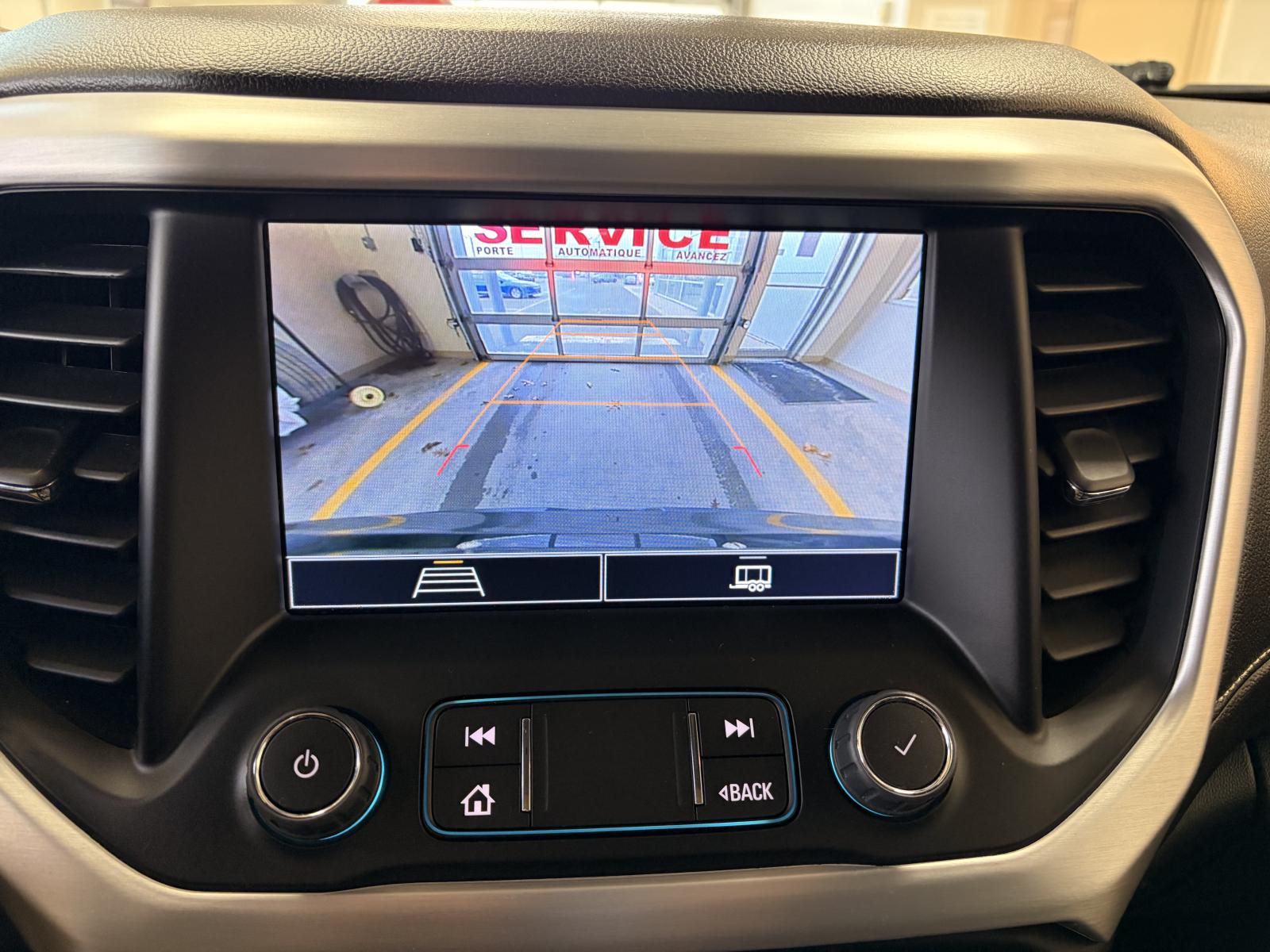 Image 14 GMC Acadia SLE 2022