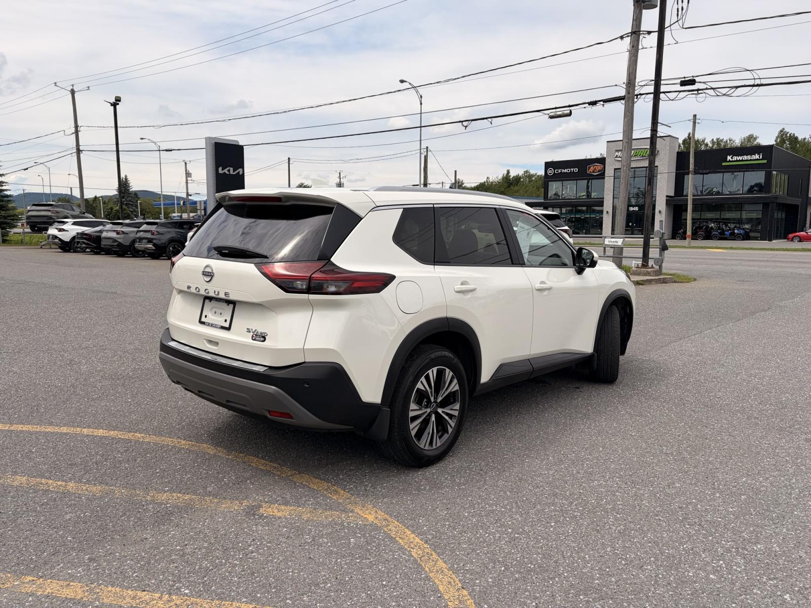 Nissan Rogue SV Moonroof 2023 — photo 6