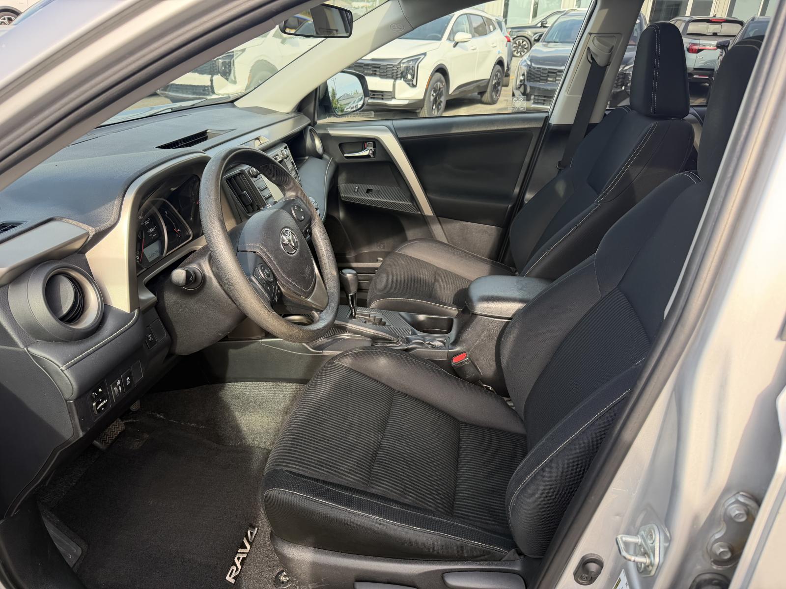 Toyota Rav4 XLE 2015 — photo 8
