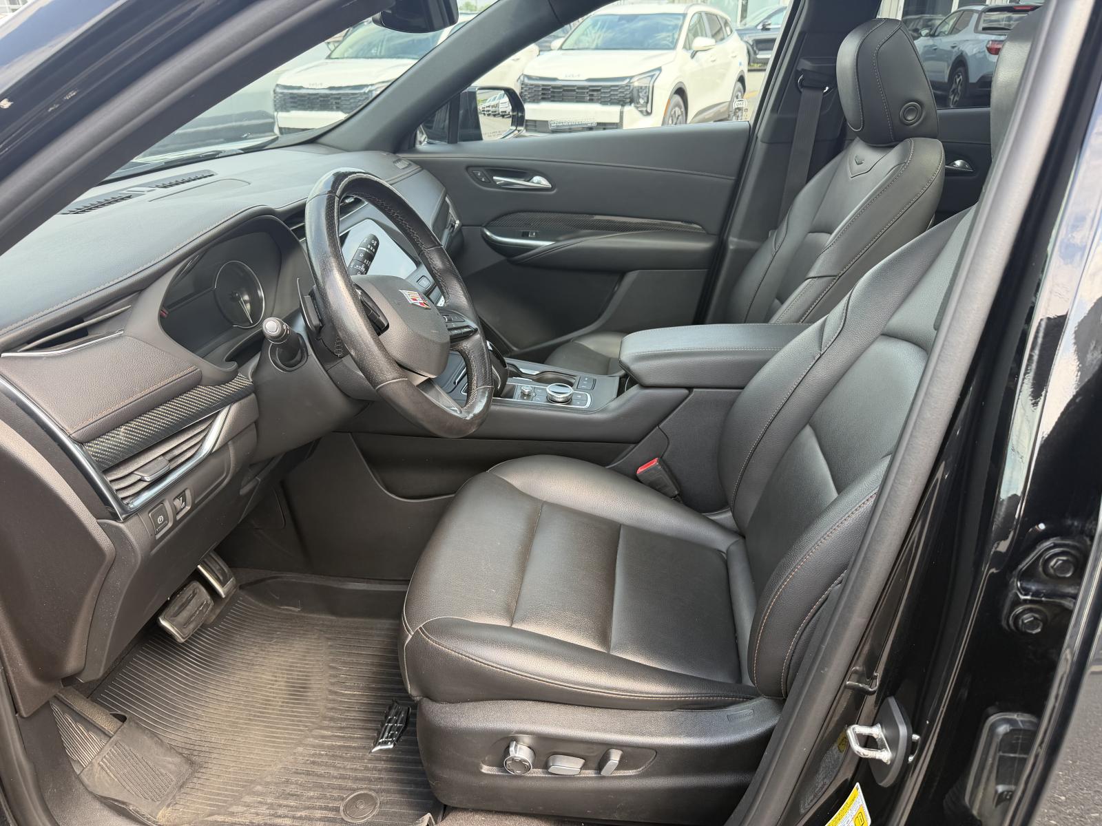 Cadillac XT4 Sport 2019 — photo 8