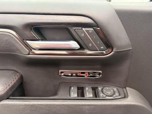 Miniature 11 GMC Sierra 1500 AT4X 2022