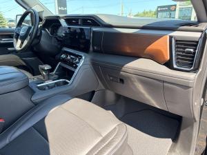 Miniature 8 GMC Sierra 1500 Denali 2023