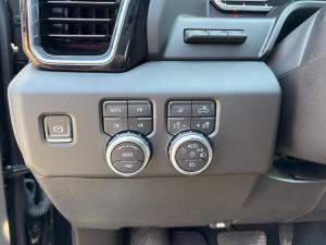 Miniature 12 GMC Sierra 1500 Denali 2023
