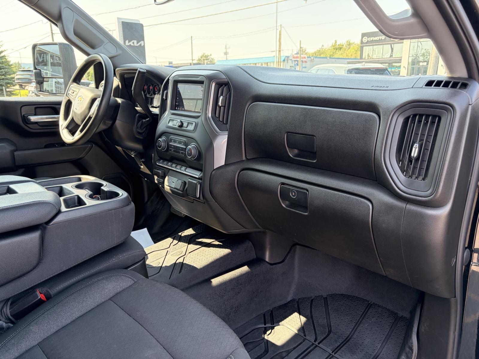 Chevrolet Silverado 2500 Custom 2024 — photo 8