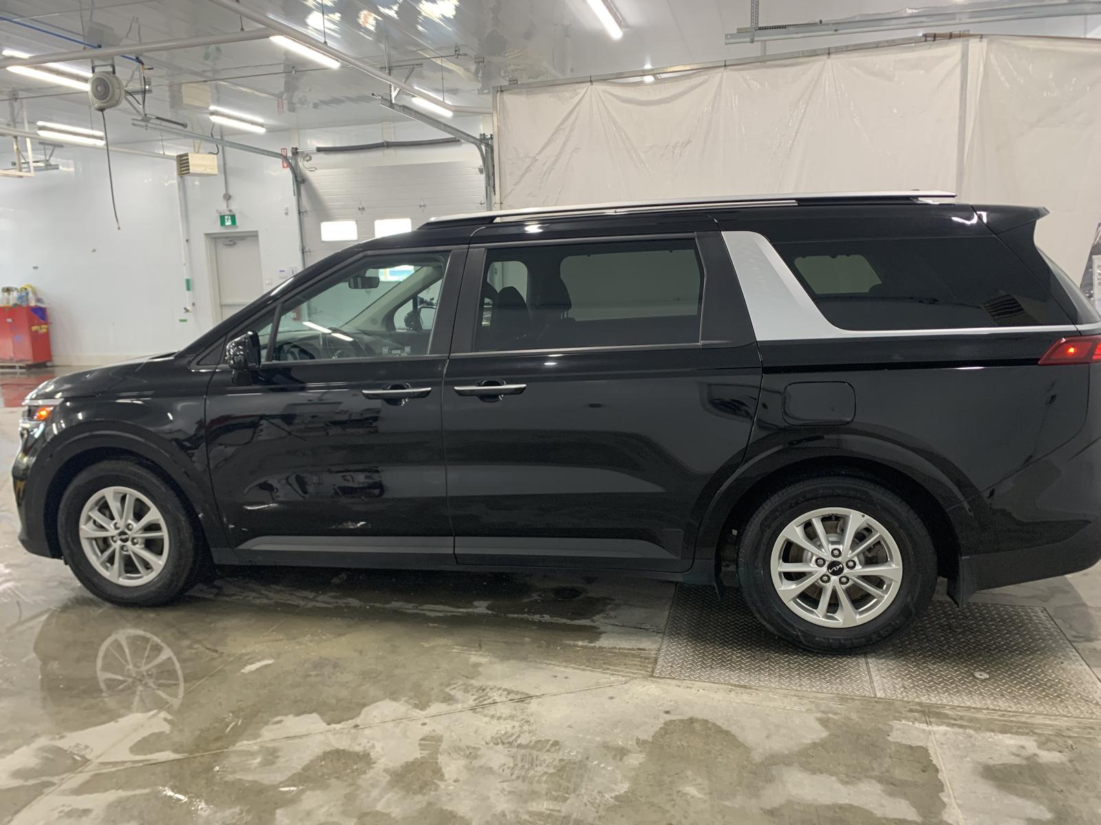 Kia Carnival LX+ 2022 — photo 2