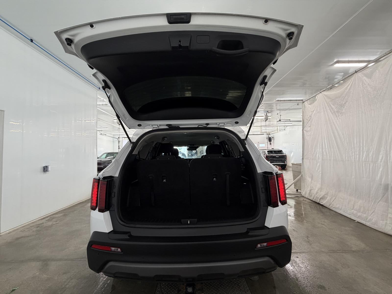 Kia Sorento X-Line 2023 — photo 6