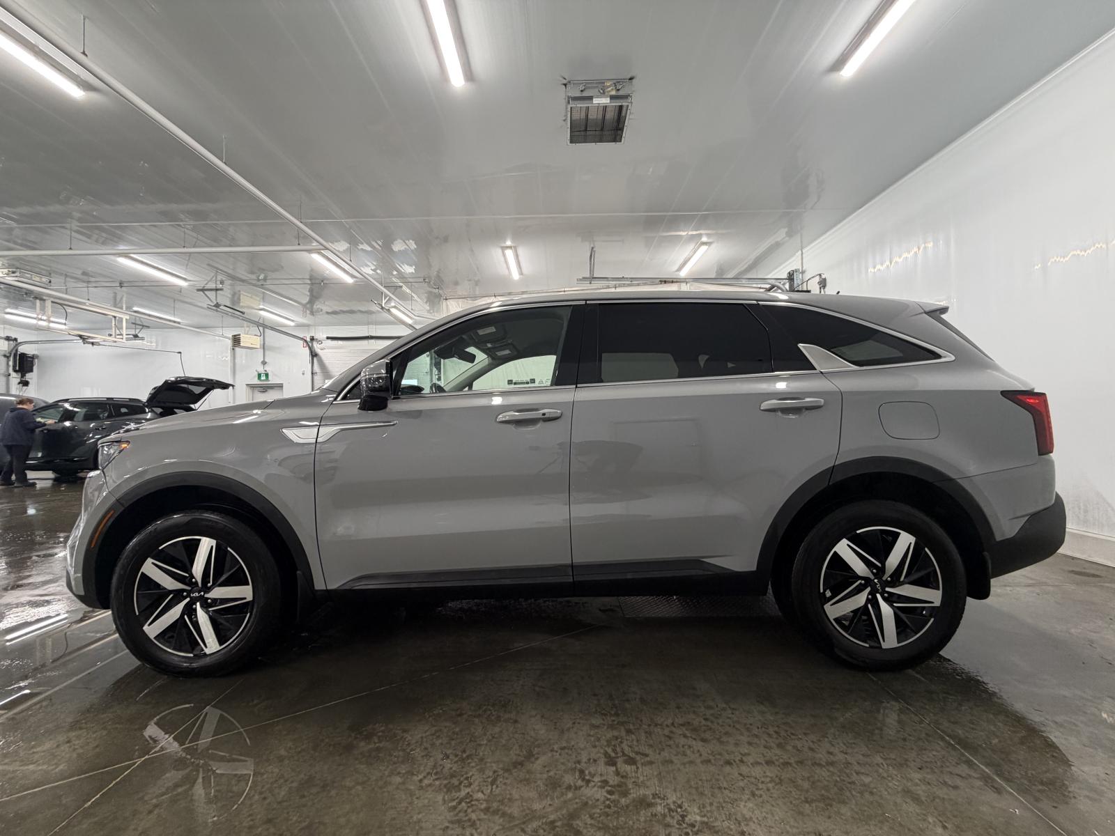 Kia Sorento LX Premium 2022 — photo 2