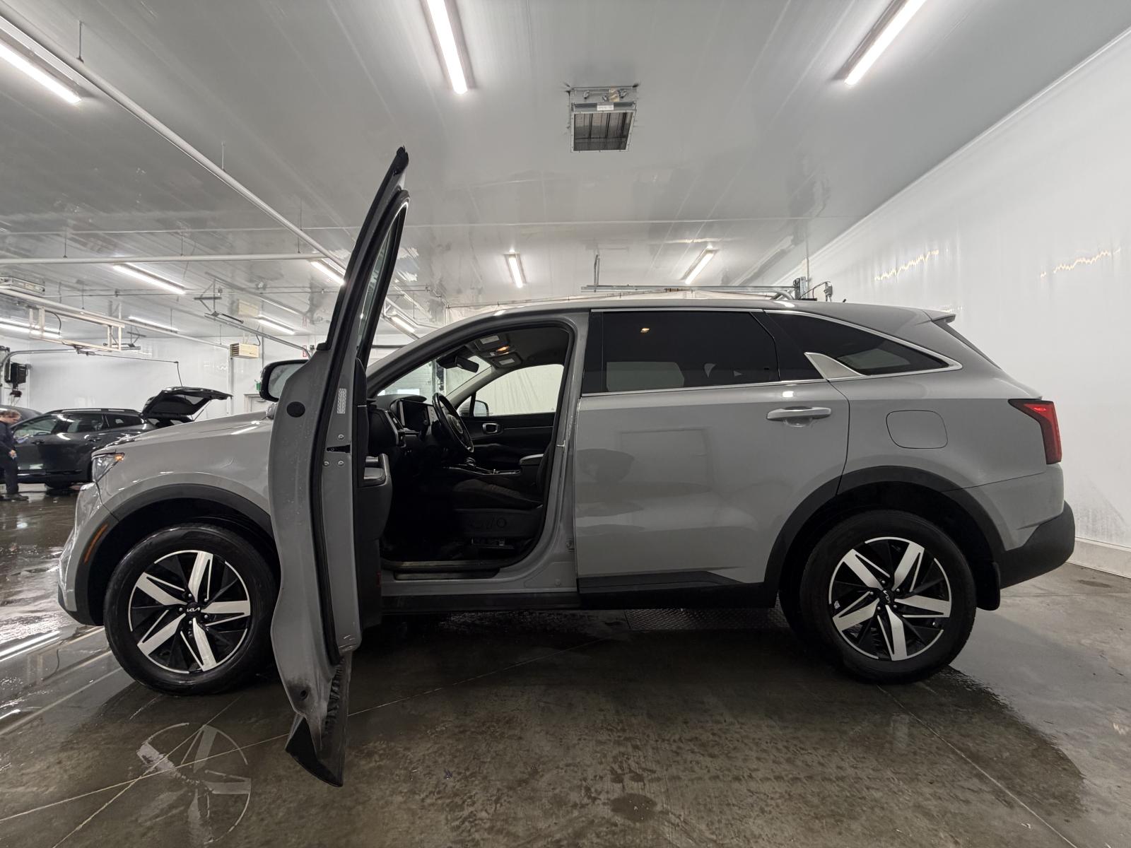 Kia Sorento LX Premium 2022 — photo 3