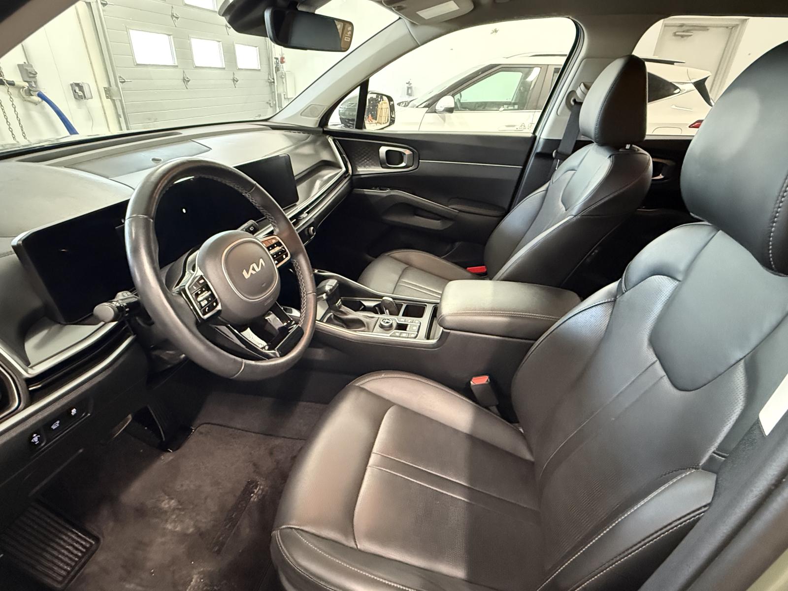 Image 14 Kia Sorento EX 2.5T 2025