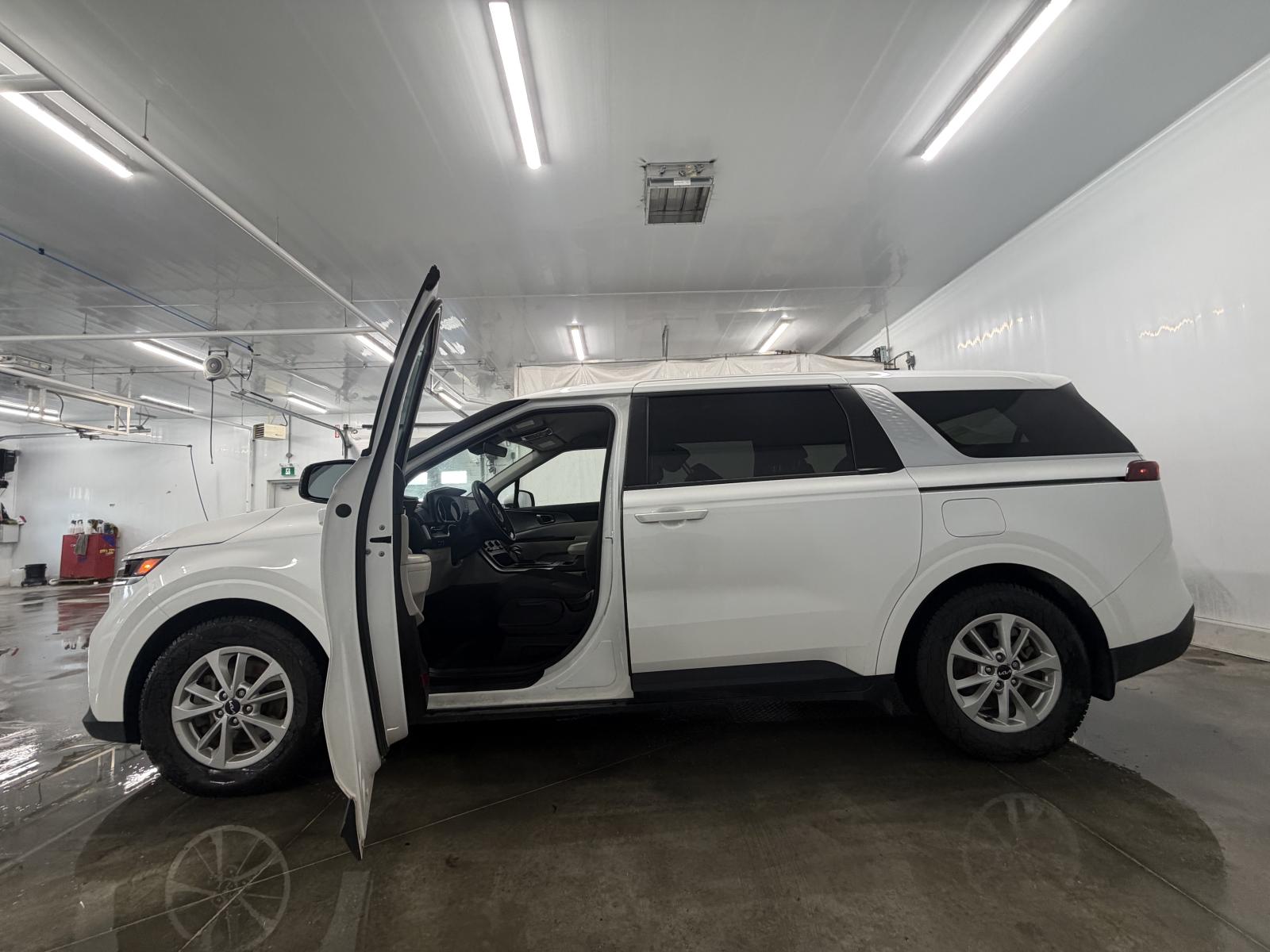 Kia Carnival LX 2024 — photo 3