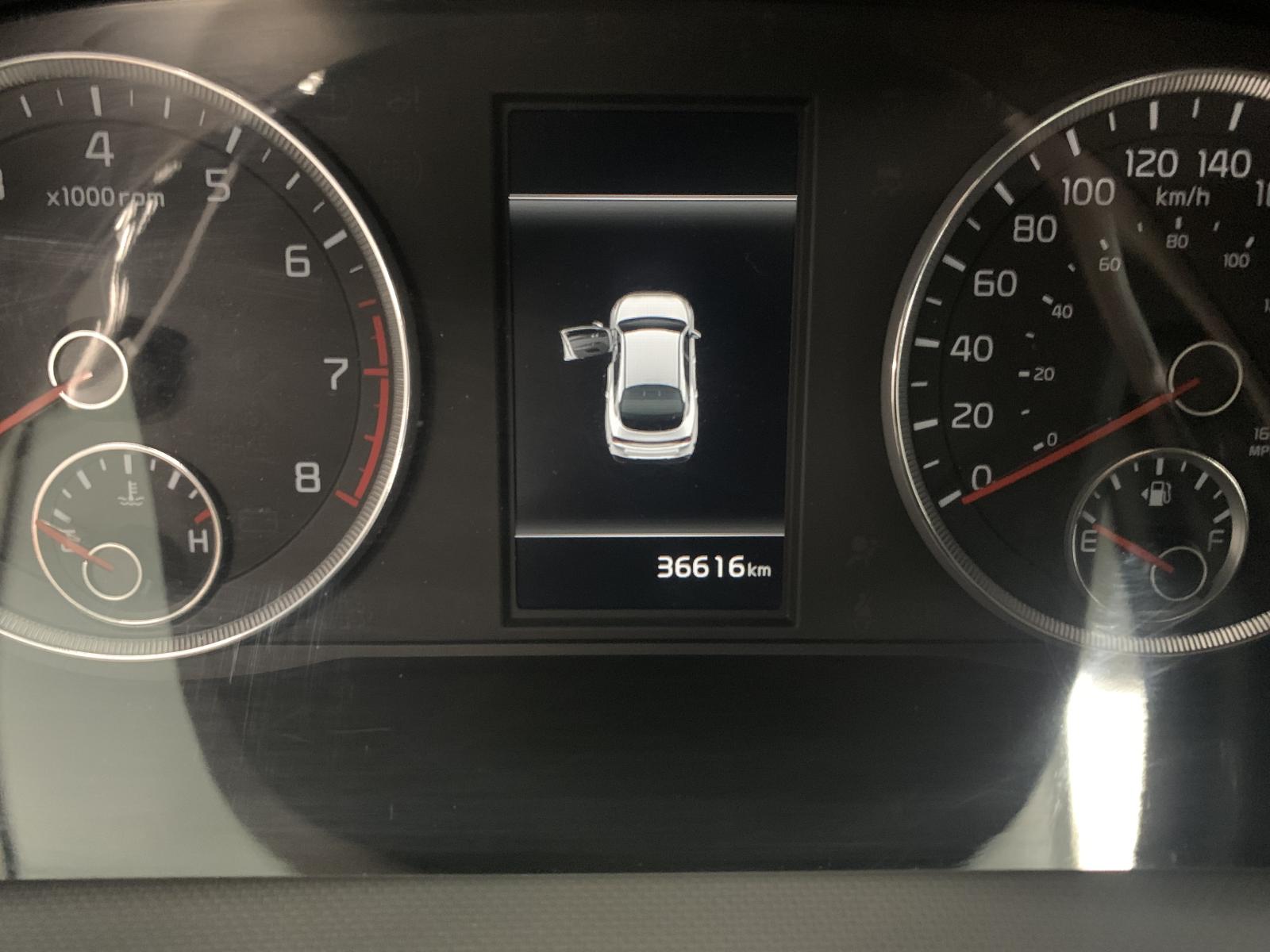 Kia K5 LX 2022 — photo 8