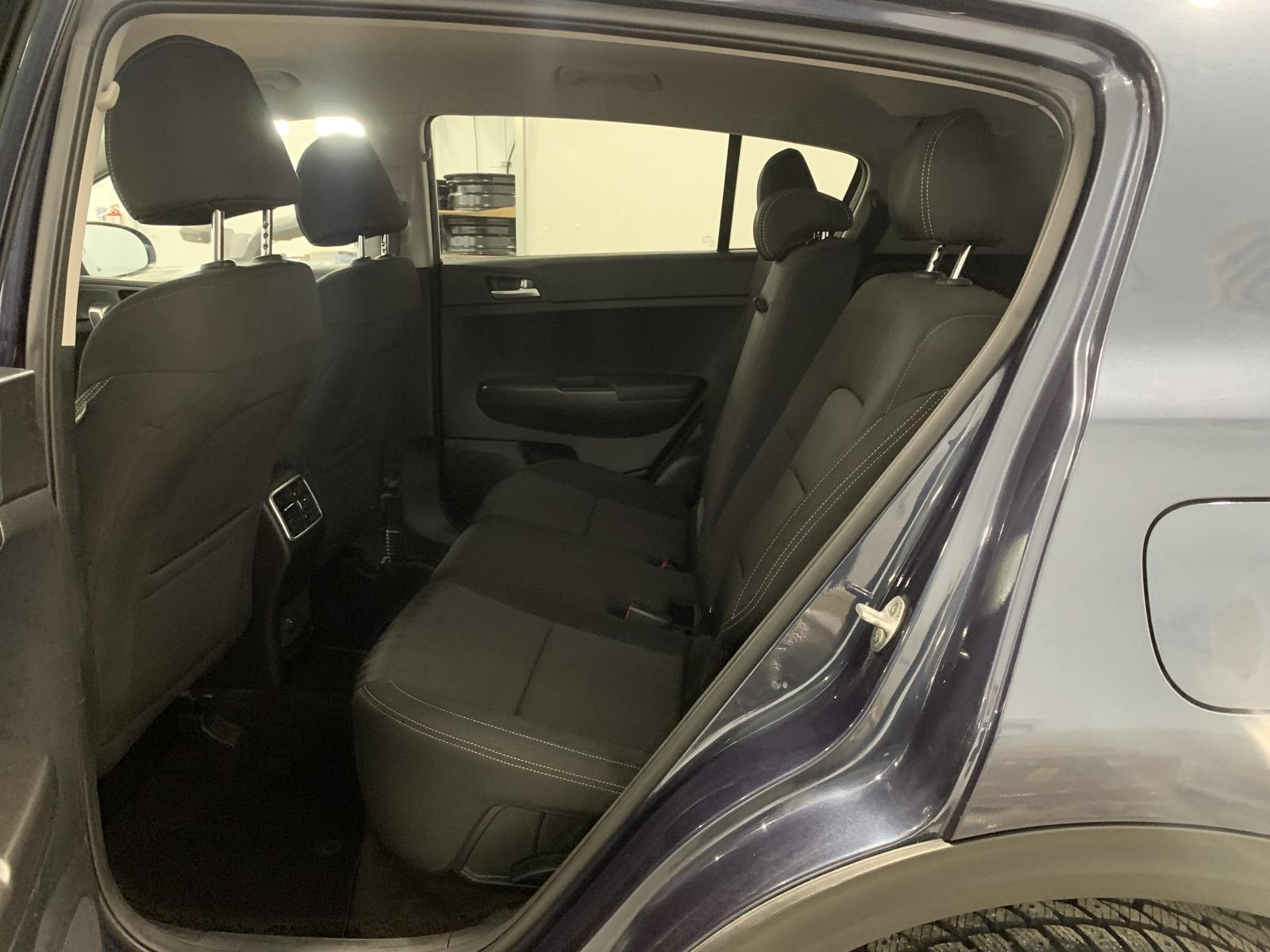 Kia Sportage LX 2022 — photo 8