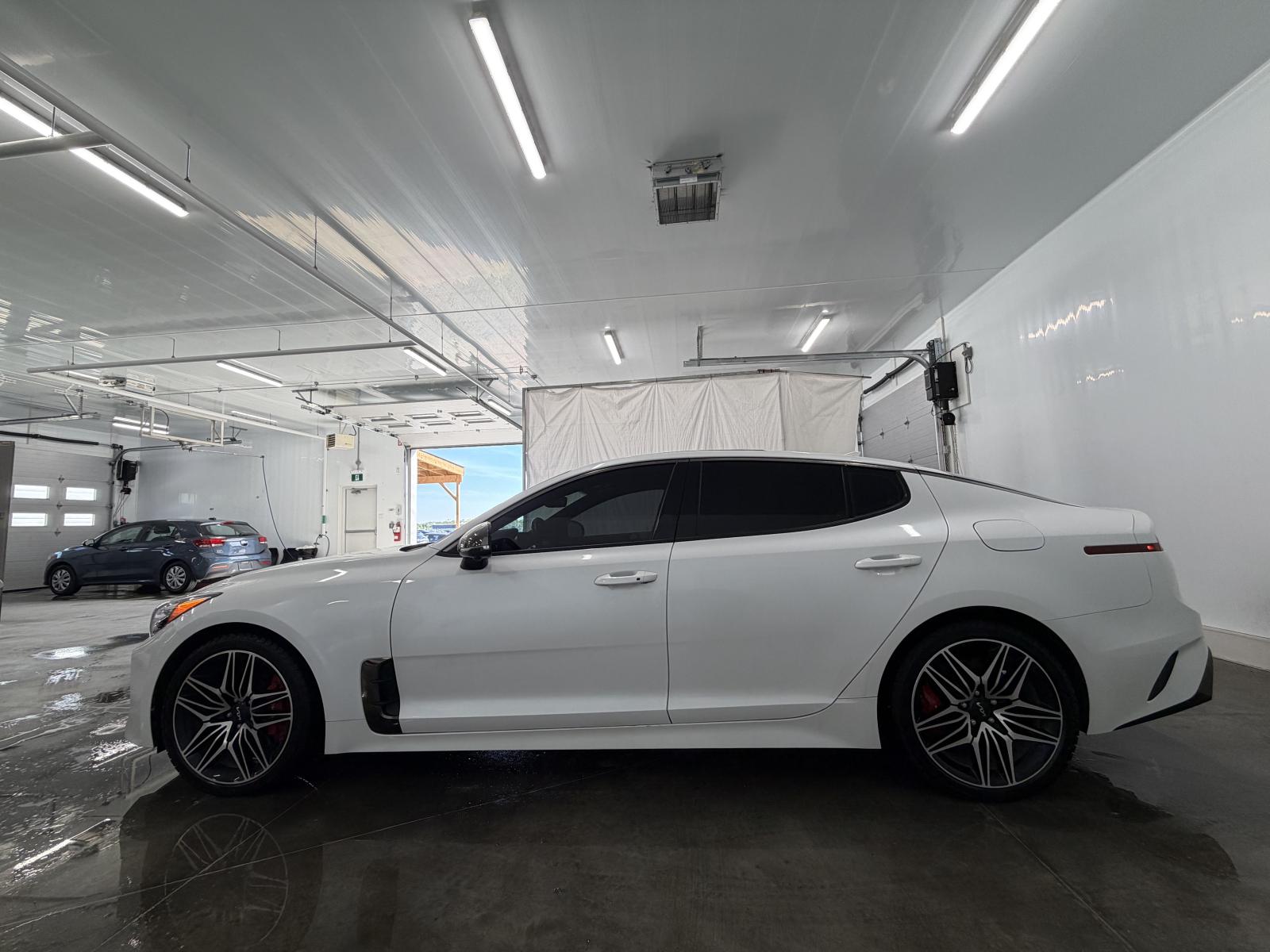 Kia Stinger GT Elite 2023 — photo 2