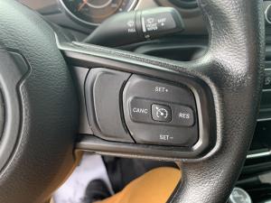 Miniature 22 Jeep Wrangler Sport S 2021