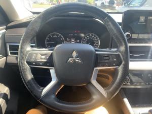 Miniature 18 Mitsubishi Outlander SEL 2022