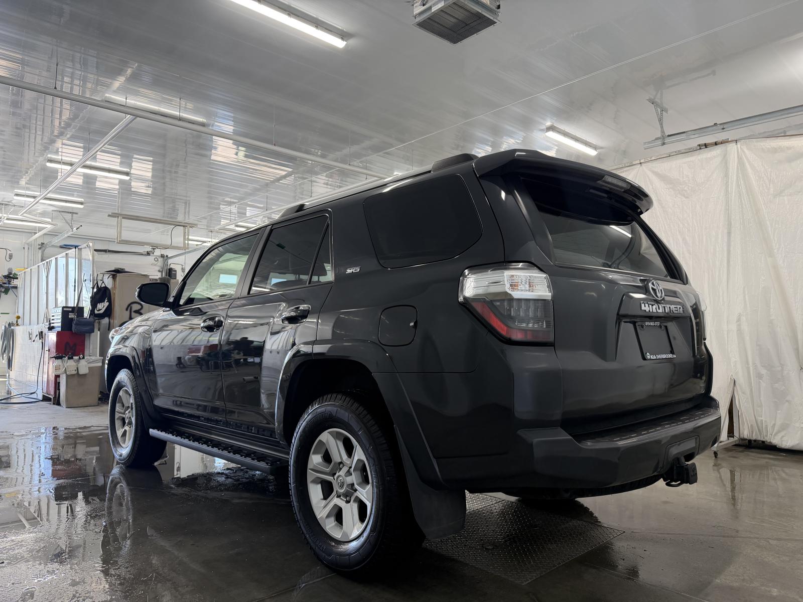 Toyota 4Runner SR5 2024 — photo 4