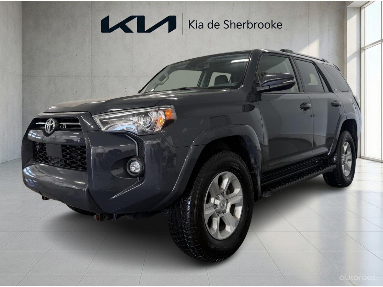 Toyota 4Runner SR5 2024