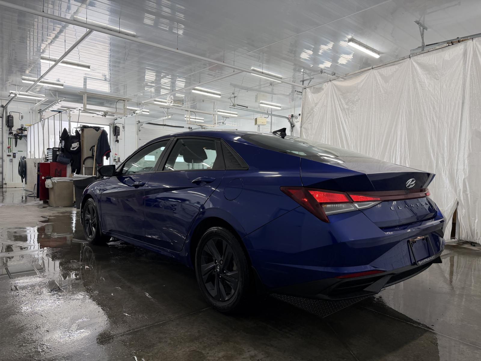 Hyundai Elantra Preferred Sun & Tech 2022 — photo 4